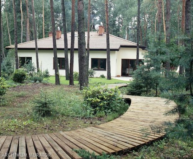 Budowa domu na działce leśnej